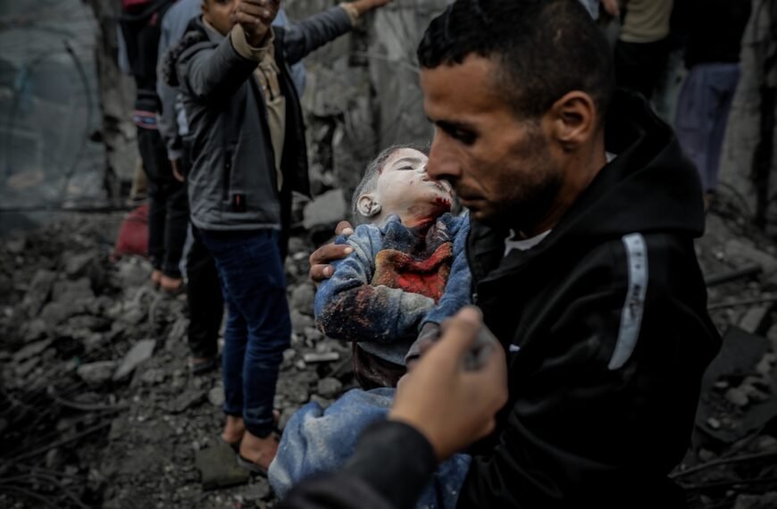 Israeli strike at Rafah aid station leaves 30 dead.