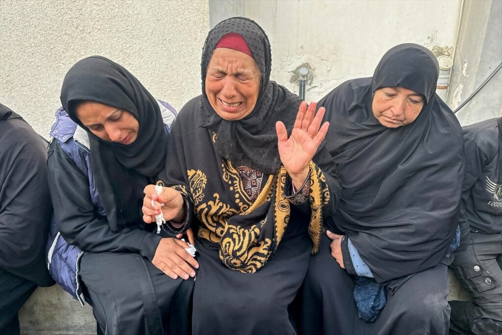 Fire Erupts at Former Chief Rabbi’s Jerusalem Synagogue